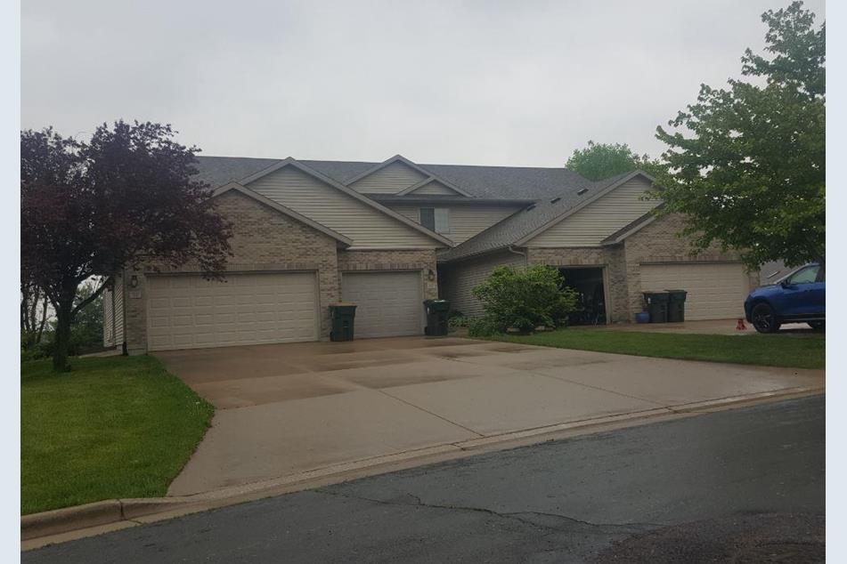 Primary Photo - 3122 Selkirk Dr