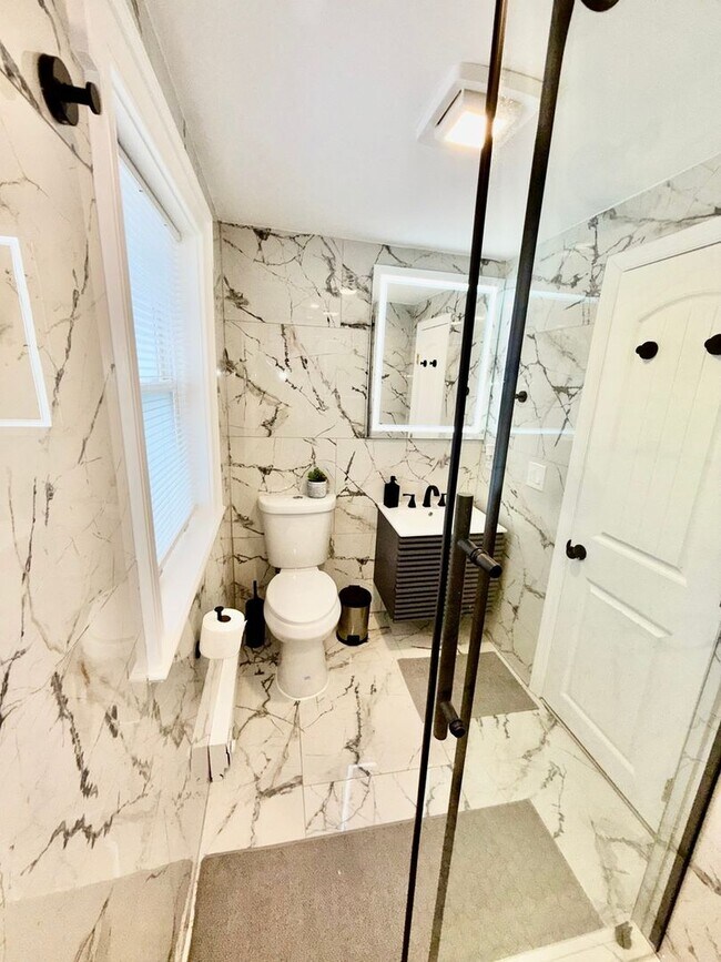 Foto del edificio - 48A E Pembroke Rd