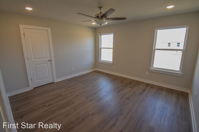 Building Photo - 3 br, 2 bath House - 306 N Wyandotte Street