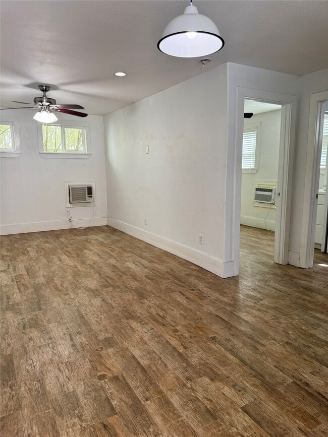 Foto del edificio - 814 1/2 W 21st St