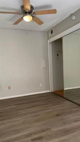 Foto del edificio - 9833 Walnut St