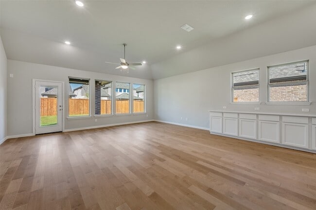 Building Photo - 1312 Silver Grass Mdw