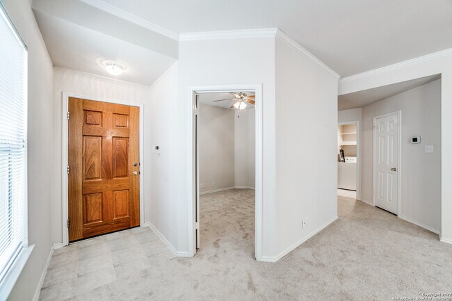 Foto del edificio - 7134 Snowden Crest