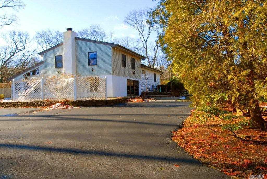 31 Pineridge St, Melville, NY 11747 House Rental in Melville, NY