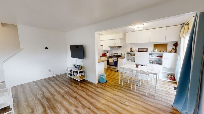 Building Photo - 2776 Glenbridge Ct
