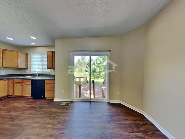 Foto del edificio - 402 Rolling Acre Dr