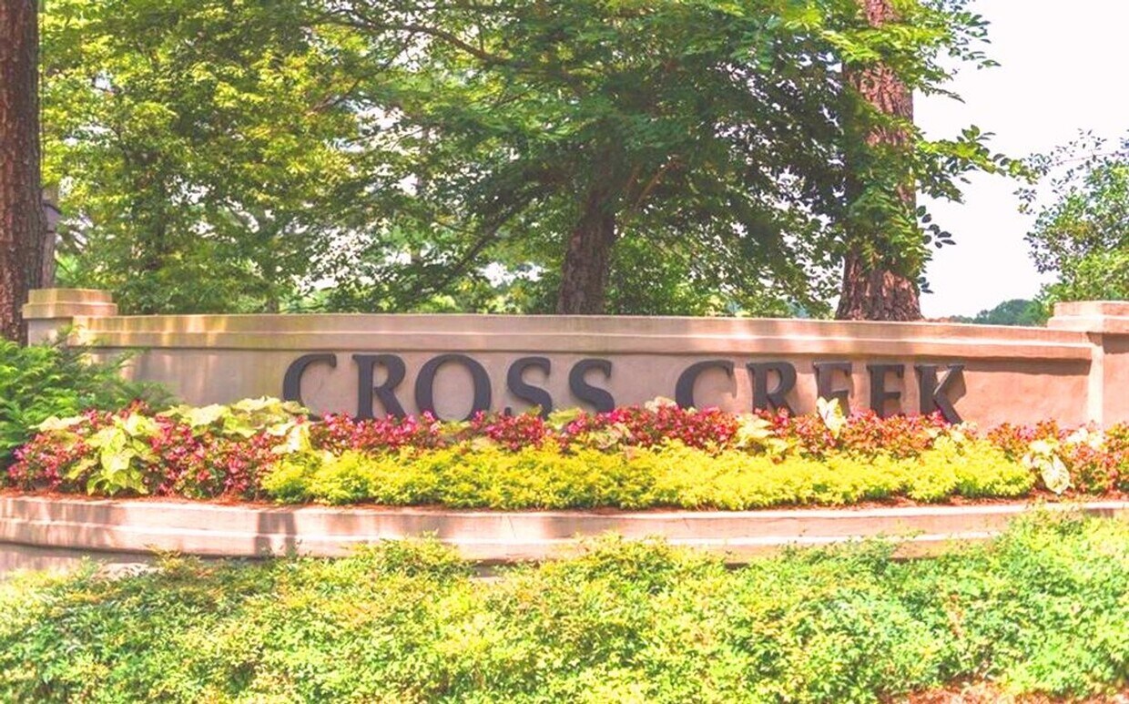 Primary Photo - Cross Creek 3 Bedroom Garden Townhome for ...