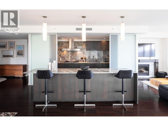 Photo du bâtiment - 1011 W Cordova St