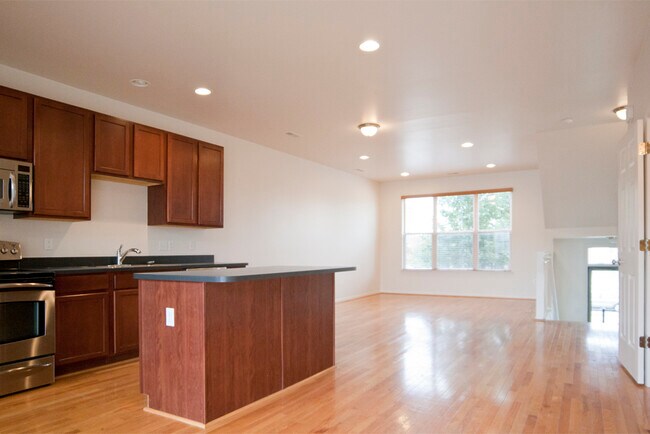 Foto del edificio - 7733 Woodward Ave