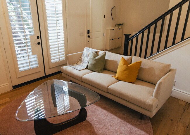 Building Photo - 1752 Grand Ave