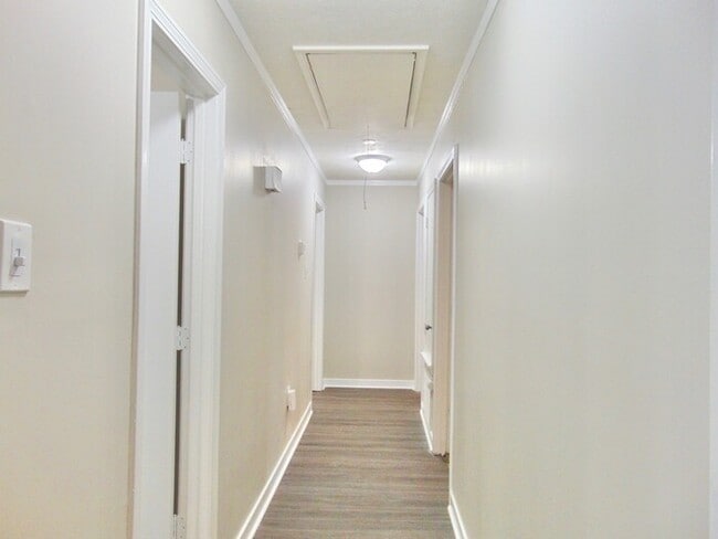 Building Photo - 523 Rusk Dr