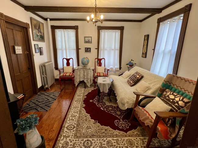 Building Photo - 39 Pearl St