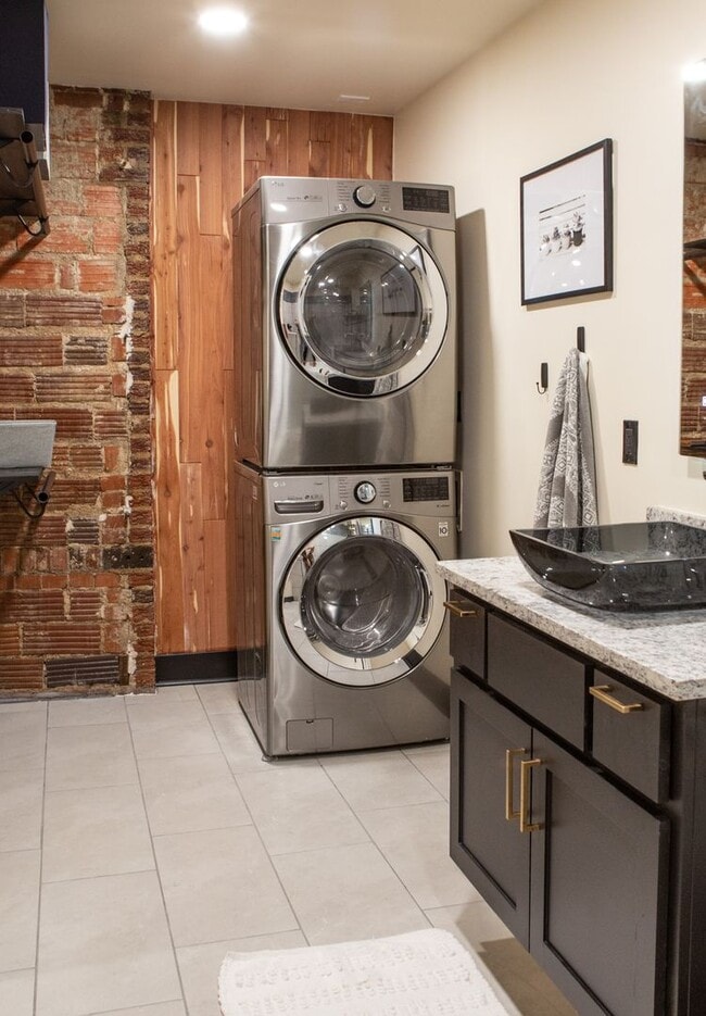 Interior Photo - Velencia - Upscale Lofts On Midtown Trail