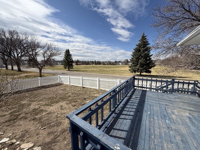 Foto del edificio - 628 3rd Ave NW