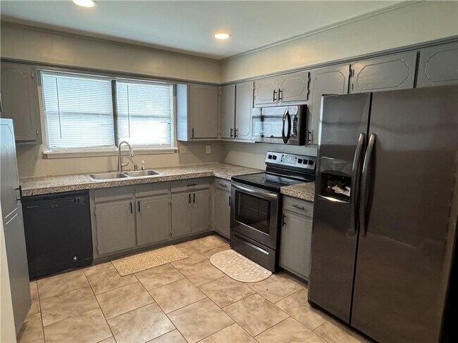 Building Photo - 5382 Zachary Dr