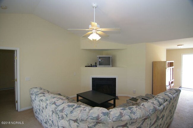 Building Photo - 2400 King Richard Ct