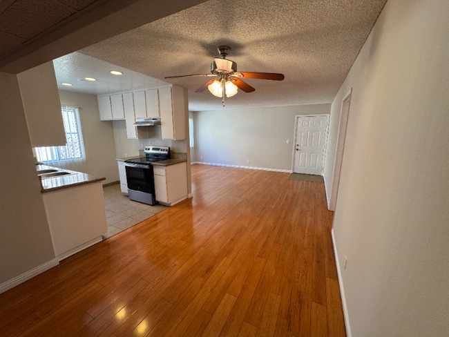 Building Photo - 626 E Verdugo Ave