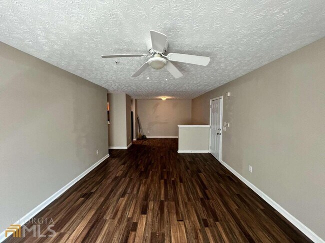 Building Photo - 13101 Fairington Ridge Cir
