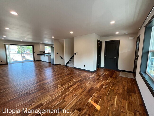 Building Photo - 5 br, 2.5 bath House - 1113 Humboldt Street