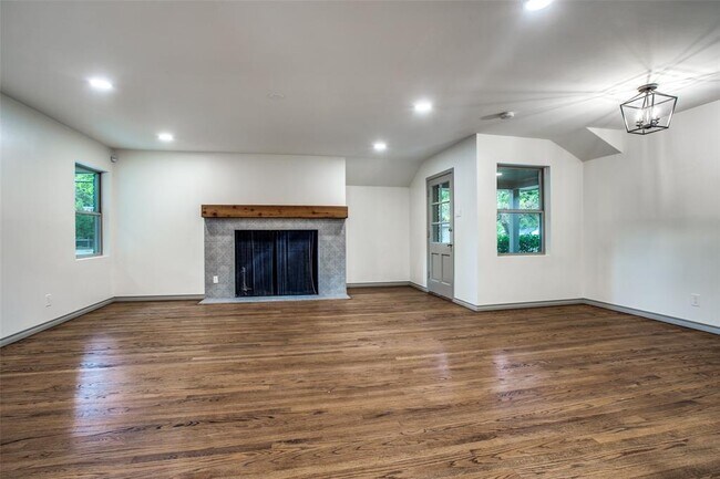Building Photo - 6572 Fisher Rd