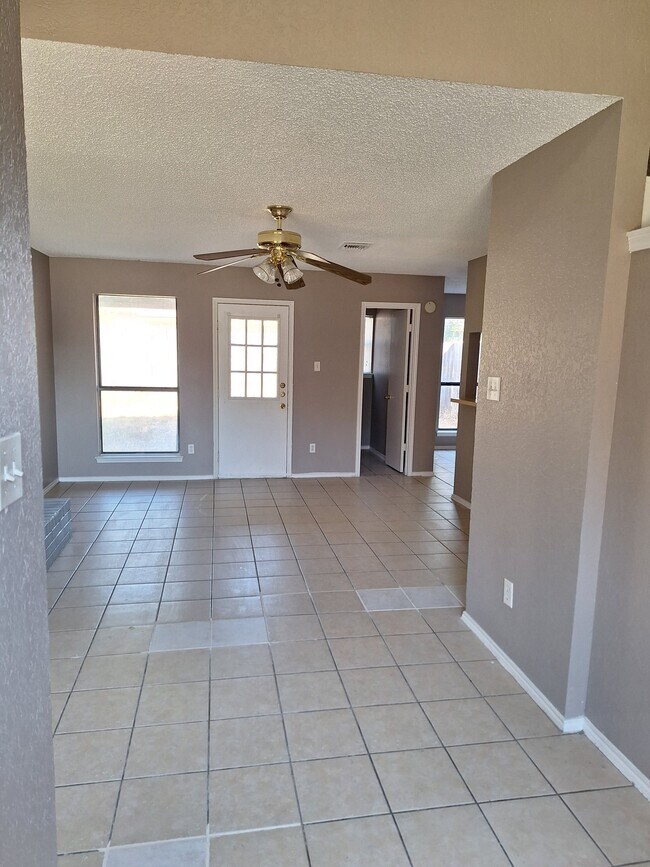 Building Photo - 4525 Compass Ct