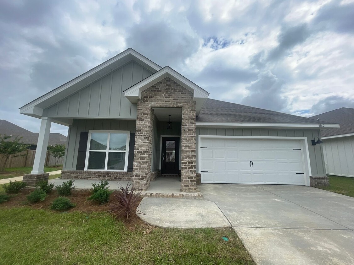 Primary Photo - 4 BD/2 BTH in the French Settlement subdiv...