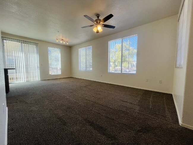 Foto del edificio - 18250 N Cave Creek Rd