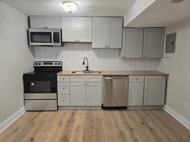 Building Photo - 11714 Balsamwood Terrace