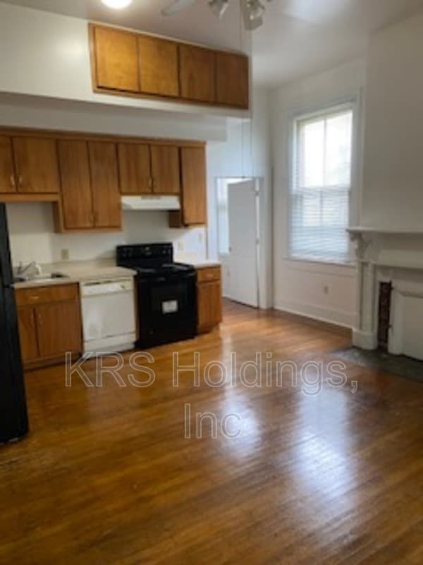 Primary Photo - 647 W Washington St