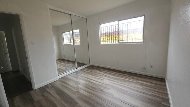 Foto del edificio - 10223 Woodworth Ave