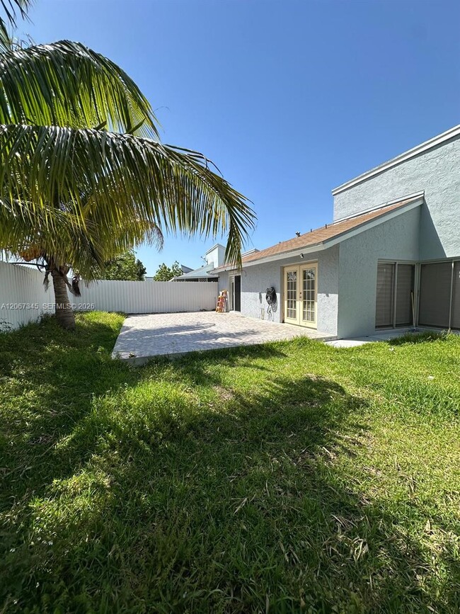Building Photo - 20926 SW 124th Ave Rd