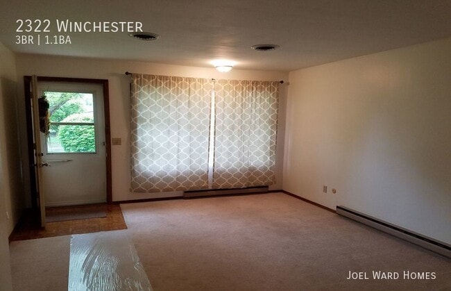 Building Photo - Cute Home In Southwest Champaign