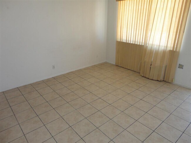 Foto del edificio - 8944 Norton St