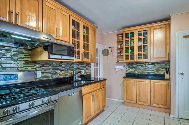 Building Photo - 82-41 256th St