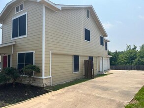 Building Photo - 11401 Hungry Horse Dr