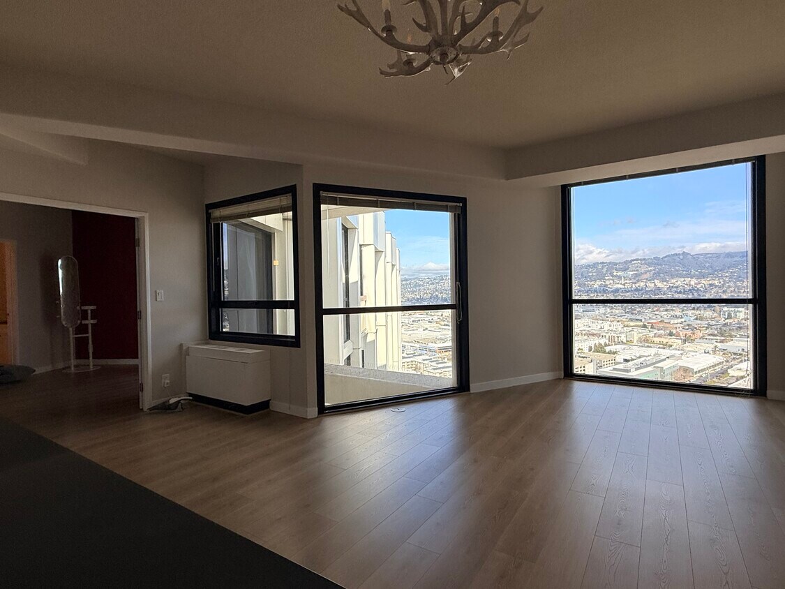 Photo - 6363 Christie Ave (Emeryville, CA)