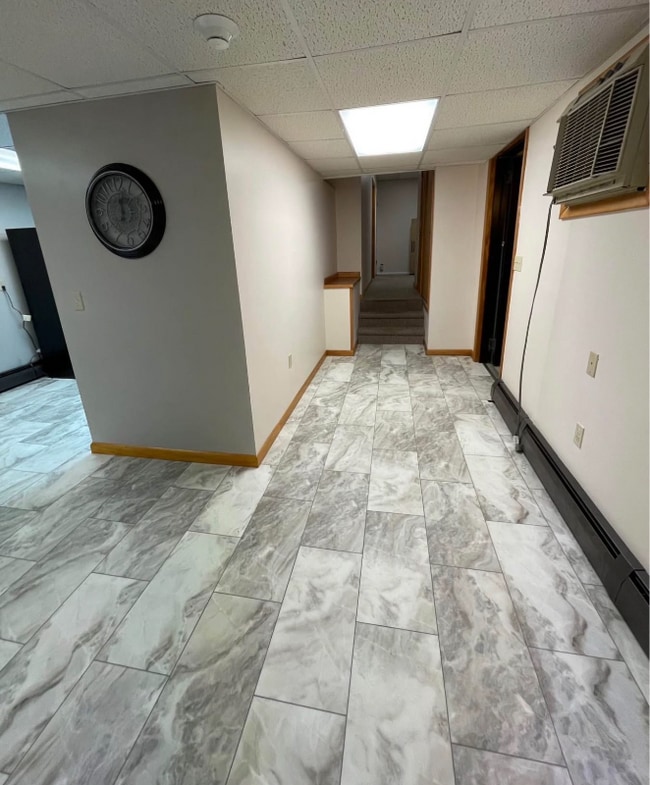 Building Photo - 307 N Main St