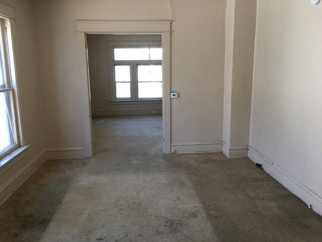 Building Photo - 153 E 30th St