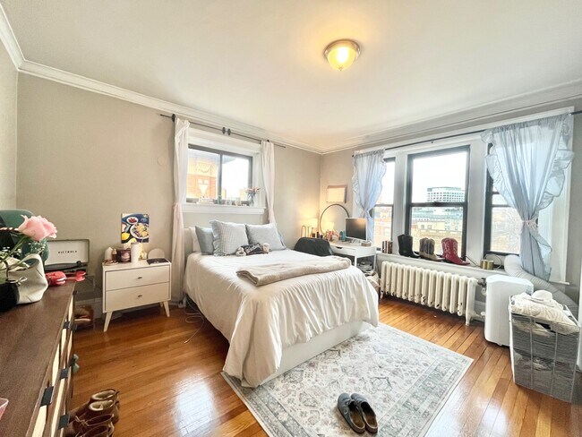 Foto del edificio - 448 Park Dr