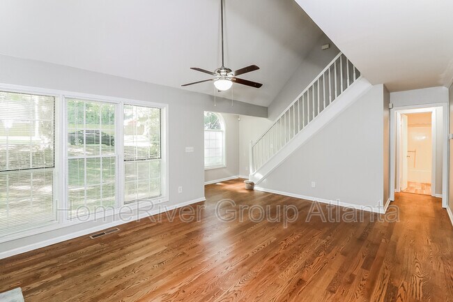 Building Photo - 1620 Sir Galahad Dr SW