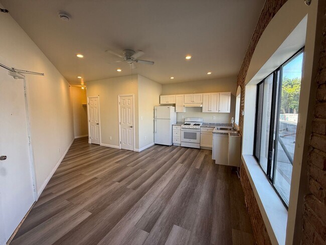 Foto del edificio - 772 S Boyle Ave