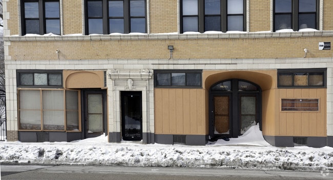Building Photo - 7950 S Exchange Ave