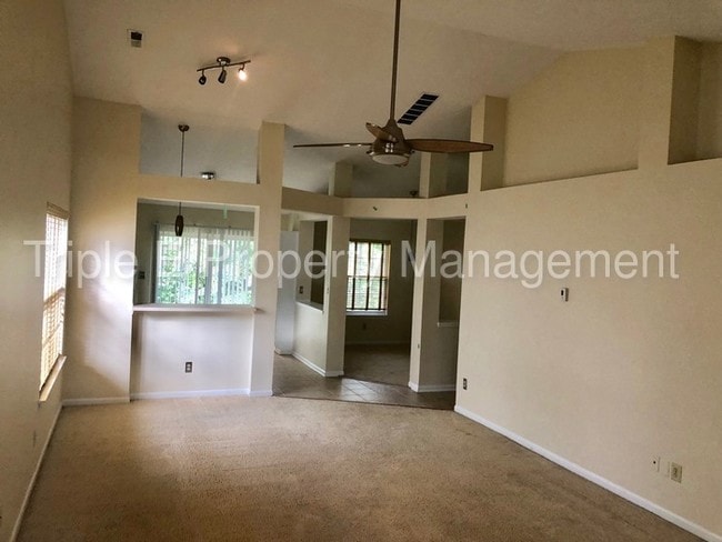 Building Photo - 5779 Eden Village Dr
