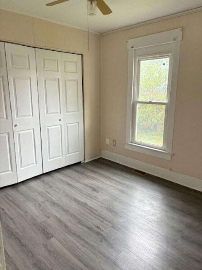 Foto del edificio - 710 E University Ave