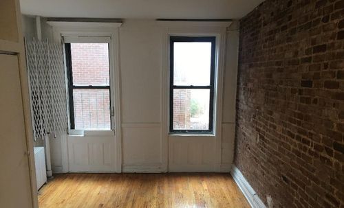Building Photo - 209 Spring St