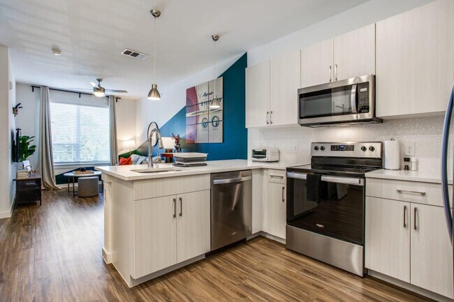 Foto del edificio - 2425 E Riverside Dr