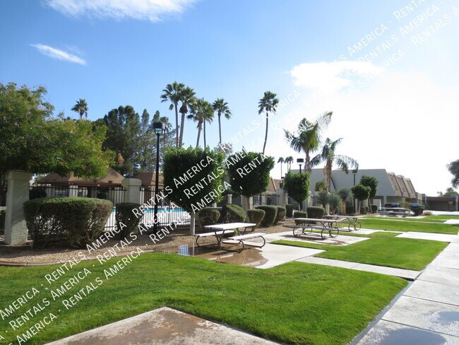 Foto del edificio - 5264 S Deborah Dr
