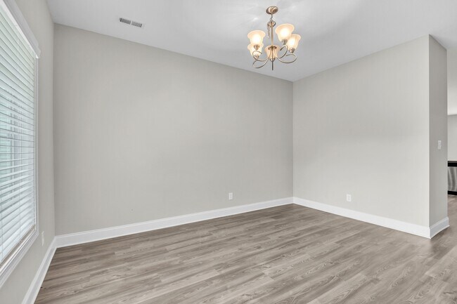 Foto del edificio - 6710 Padgett Hill Ln