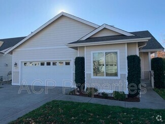 Building Photo - 627 Darby Dr