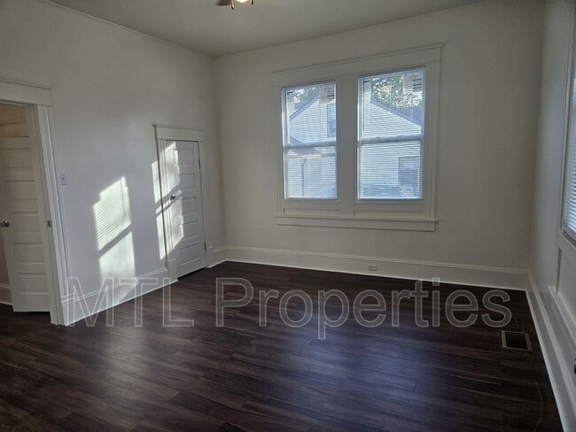 Foto del edificio - 238 E Moore St